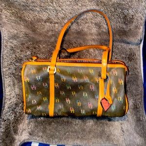 Rooney & Burke Vintage Multi-Colored Zip Top Barrel Bag
